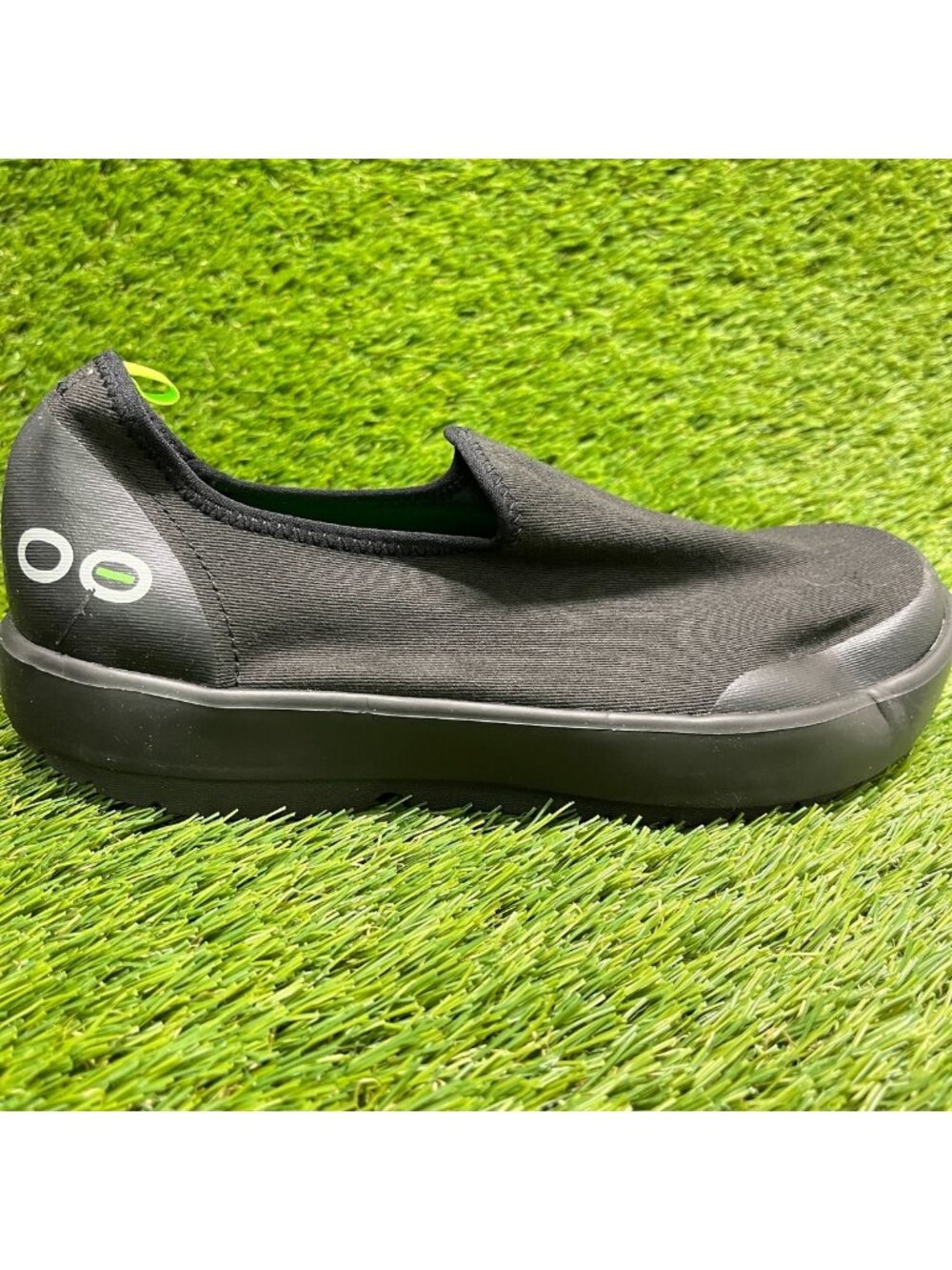 OOFOS OOmg eeZee Low Womens Size 9.5 Black Casual Walking Slip On Recovery Shoes